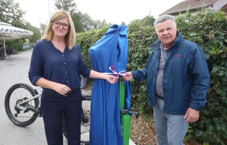 Odprtje e polnilnice v okviru ETM 01  Foto Ljubo Vukelič